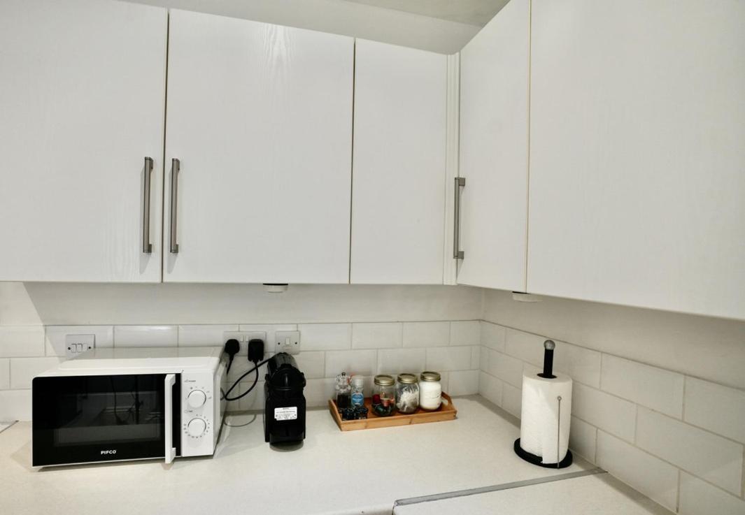 Spacious Two-Bedrooms House, Private Parking, Contractors, Relocators オックスフォード エクステリア 写真