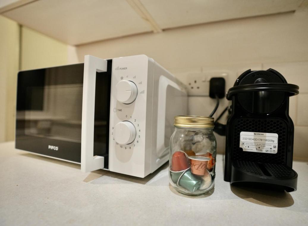 Spacious Two-Bedrooms House, Private Parking, Contractors, Relocators オックスフォード エクステリア 写真