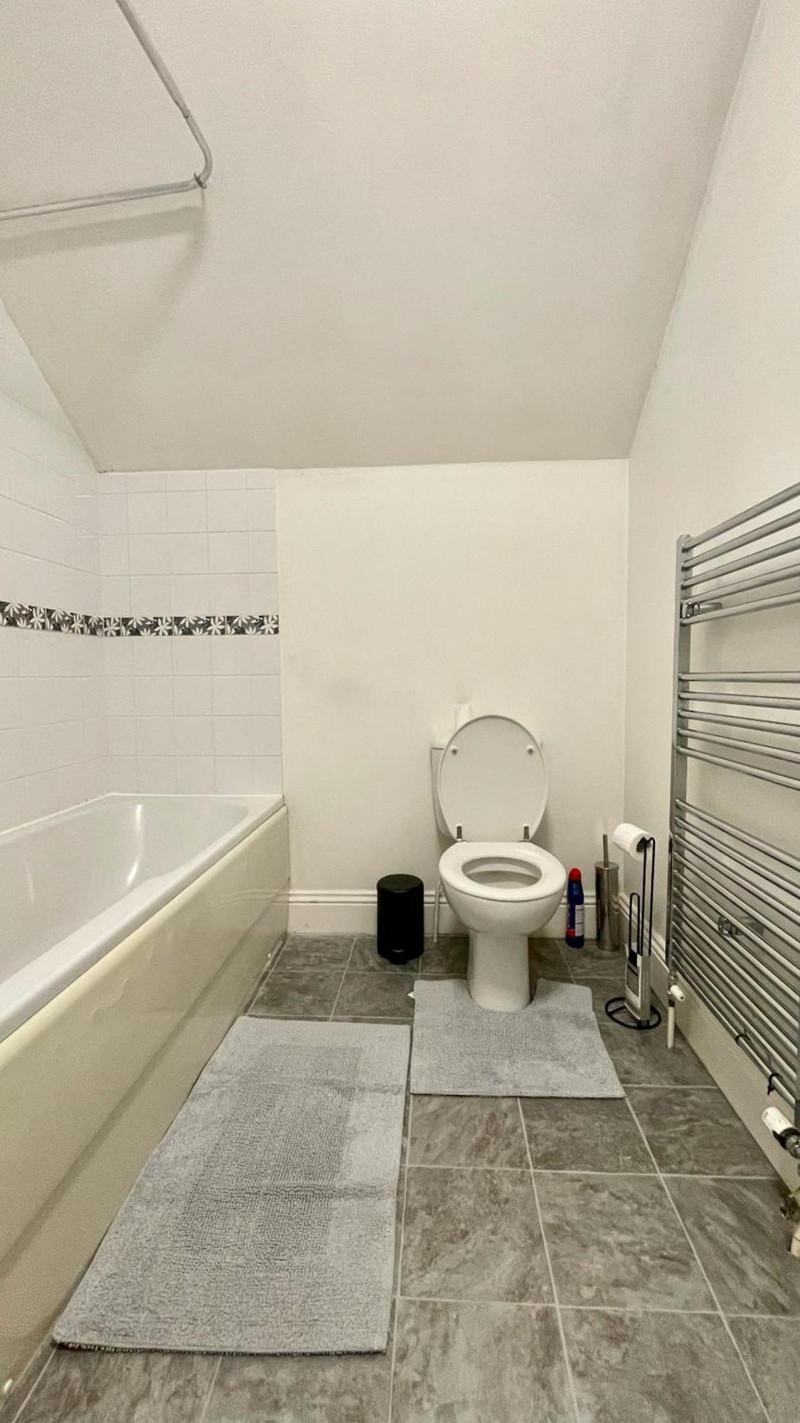 Spacious Two-Bedrooms House, Private Parking, Contractors, Relocators オックスフォード エクステリア 写真