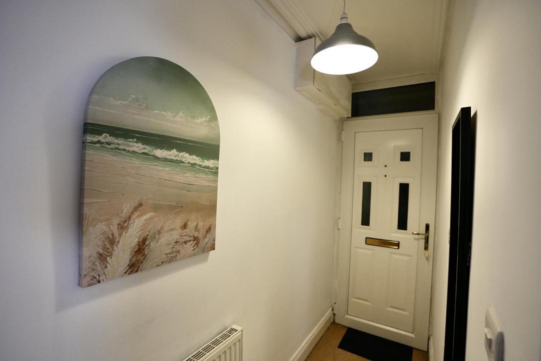 Spacious Two-Bedrooms House, Private Parking, Contractors, Relocators オックスフォード エクステリア 写真
